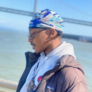 Meet your Posher, Derrick